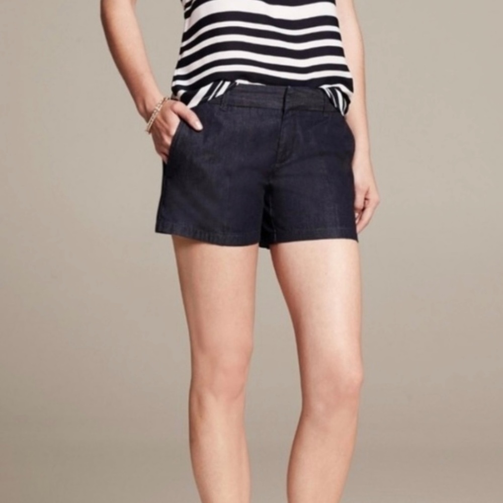 BR | Hampton Fit Chambray Dark Wash Mid-Rise Stretchy Denim Cuffed Jean Shorts